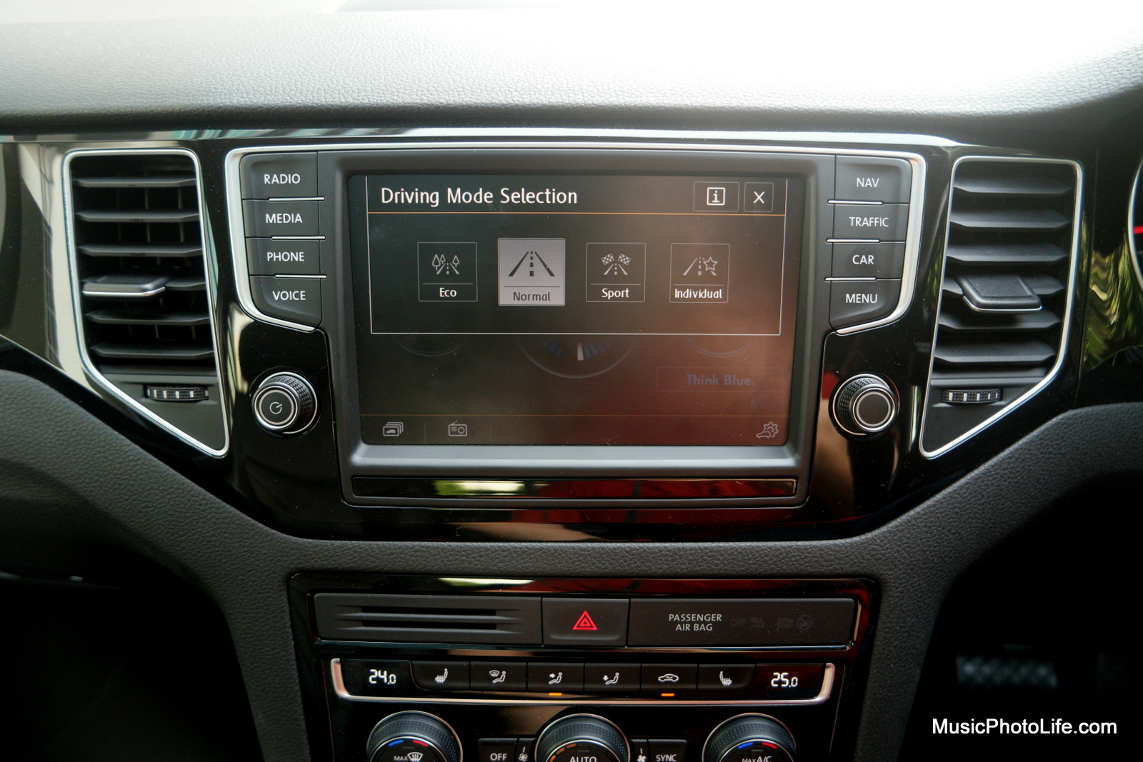 Volkswagen Sportsvan driving profile selector