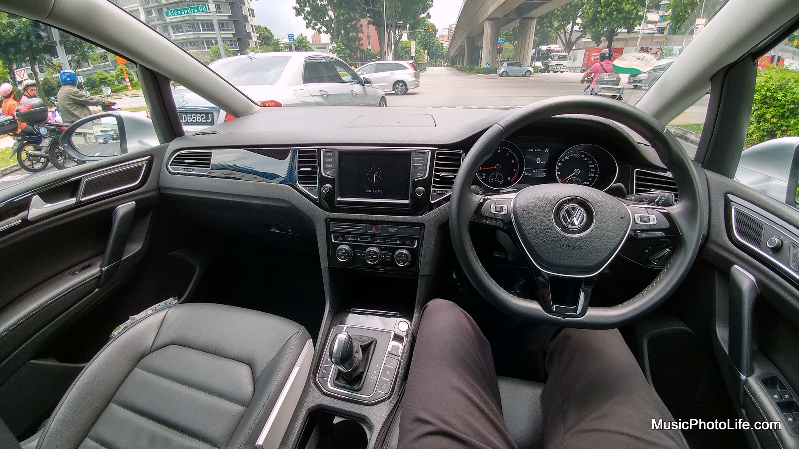 Volkswagen Sportsvan driver view