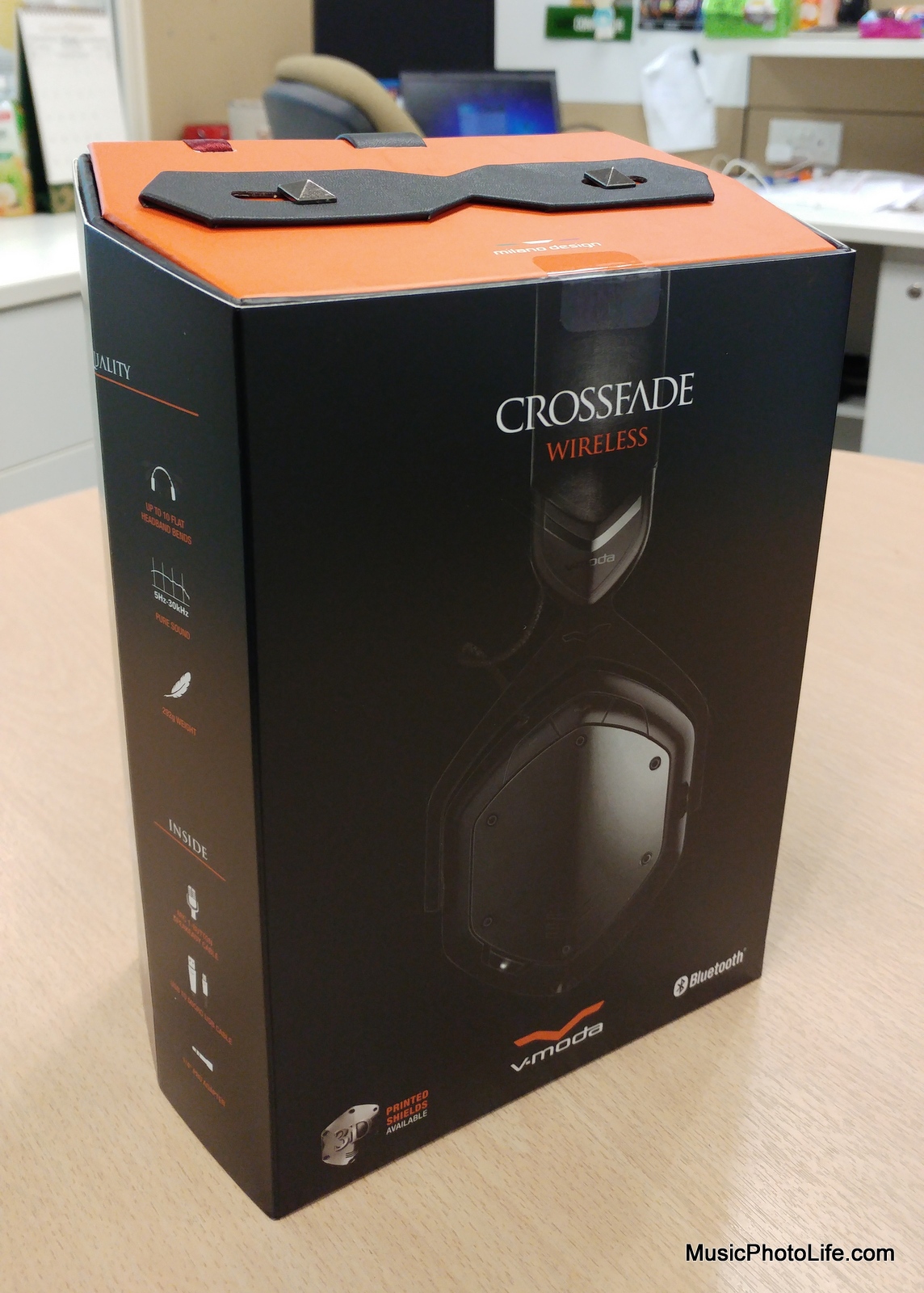 V-MODA Crossfade Wireless retail box
