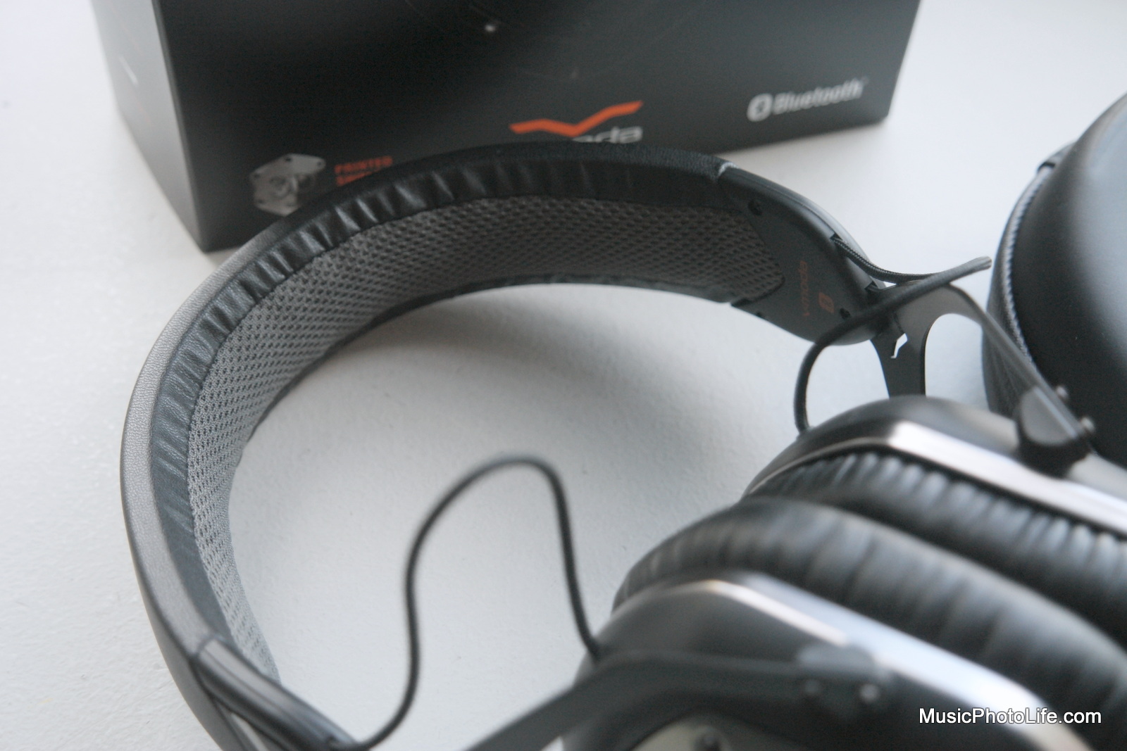 V-MODA Crossfade Wireless headband