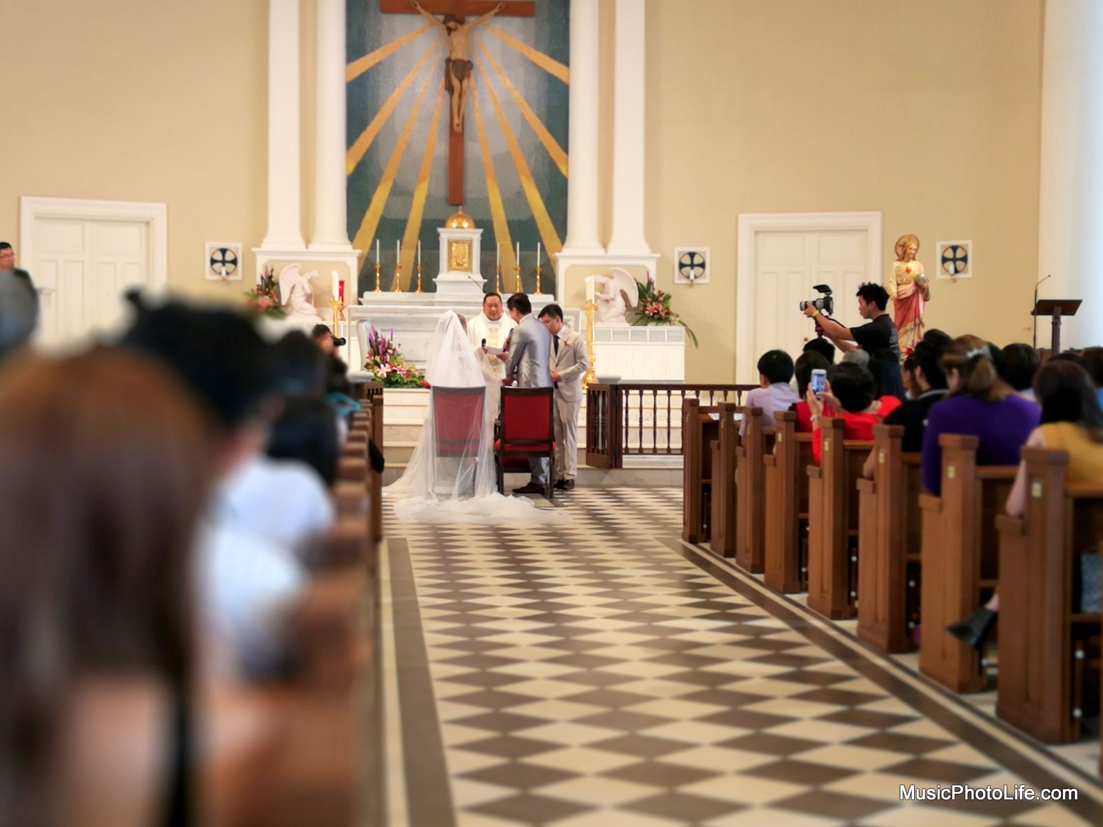 Church Wedding shot with Huawei P10 Plus