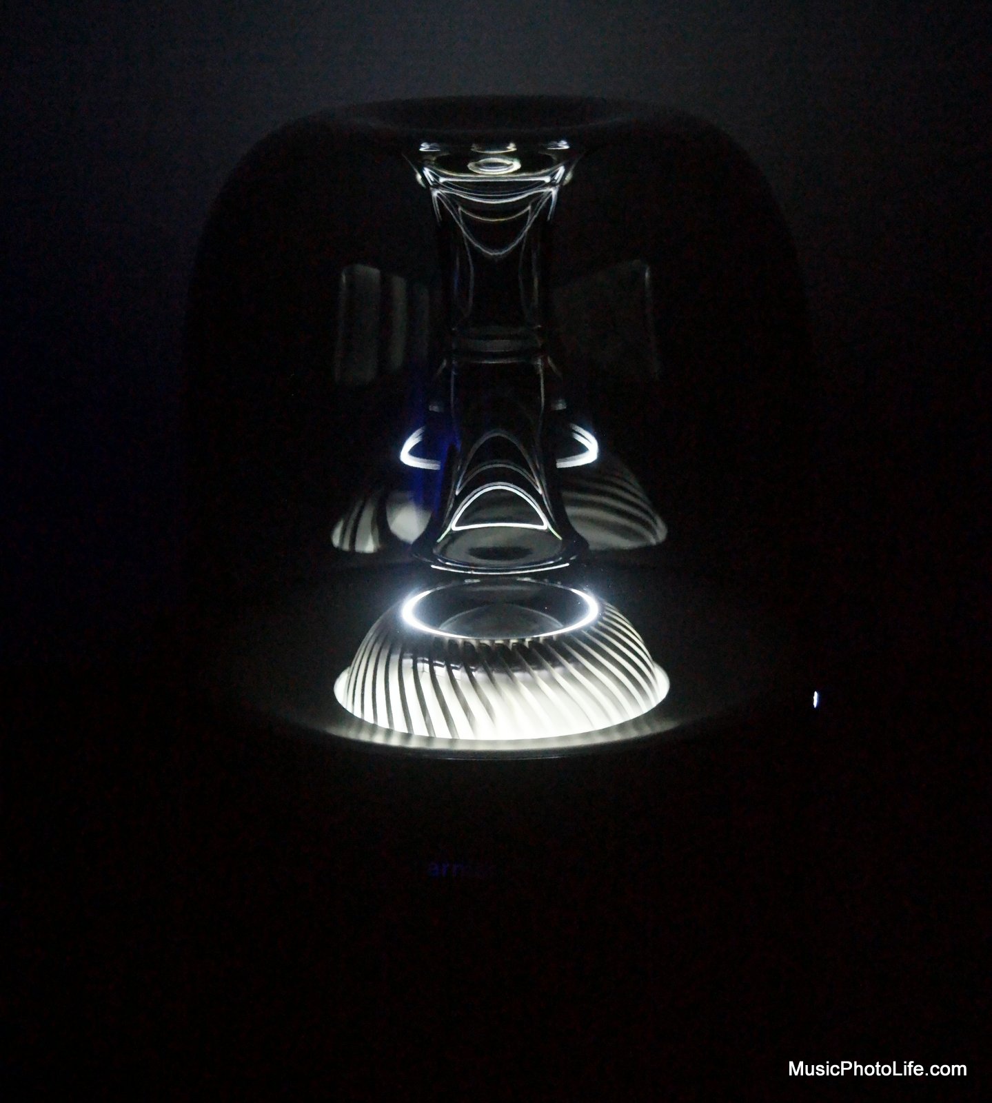 Harman Kardon Aura Studio 2 Bluetooth Speaker review by musicphotolife.com