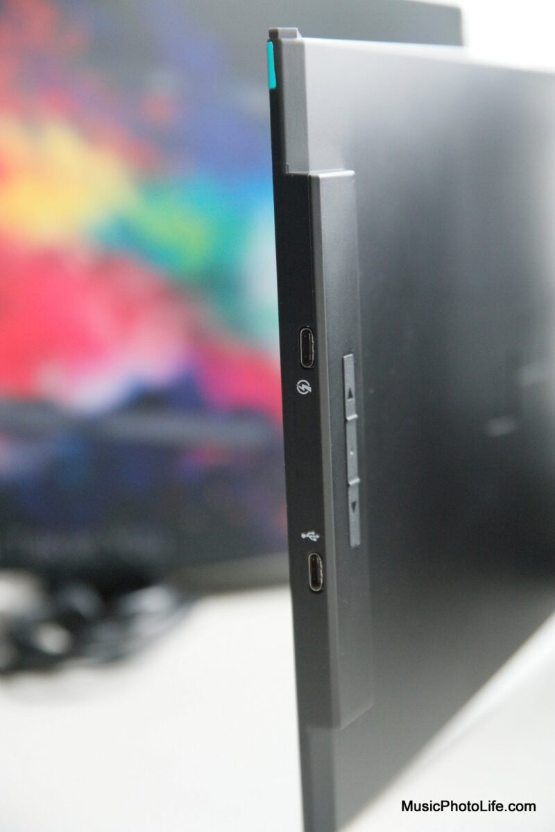 Mobile Pixels DUEX Plus portable laptop monitor review by Chester Tan, Singapore tech blogger