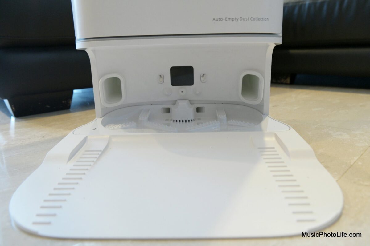 DreameBot L10 Ultra docking mop tray