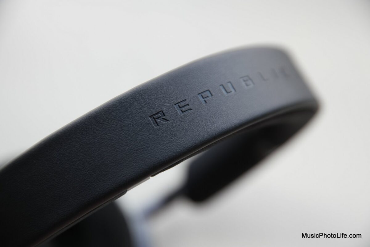 ROG Delta II gaming headphones close up of headband emboss