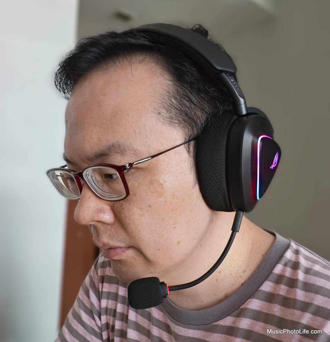 ROG Delta II gaming headphones review by Chester Tan