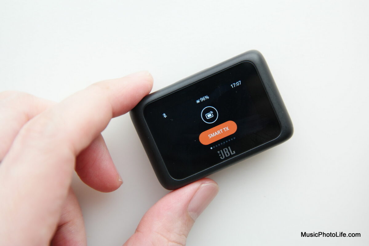 JBL Tour One M3 Smart Tx close up