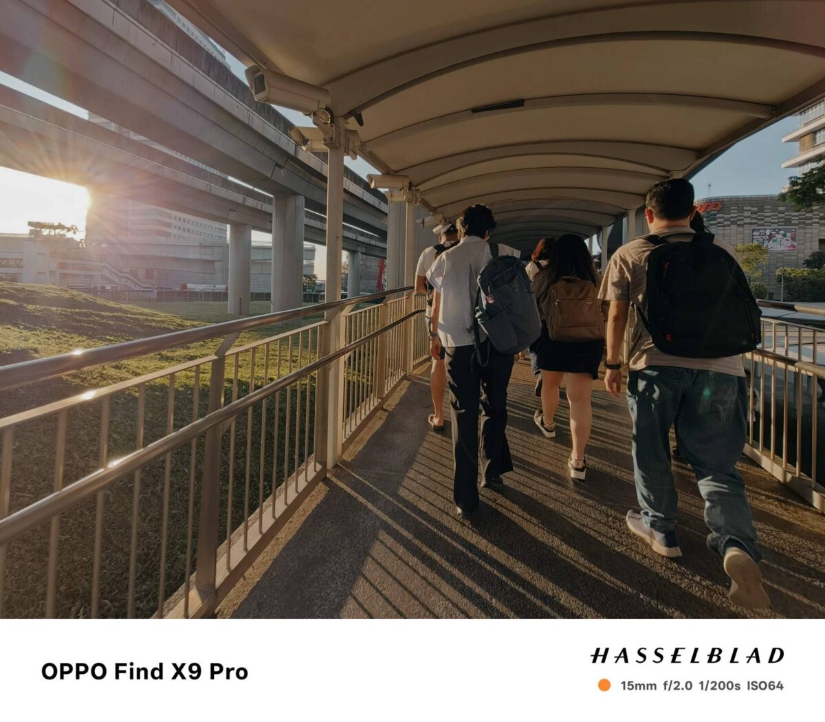OPPO Find X9 Pro - sample photo - rush hour