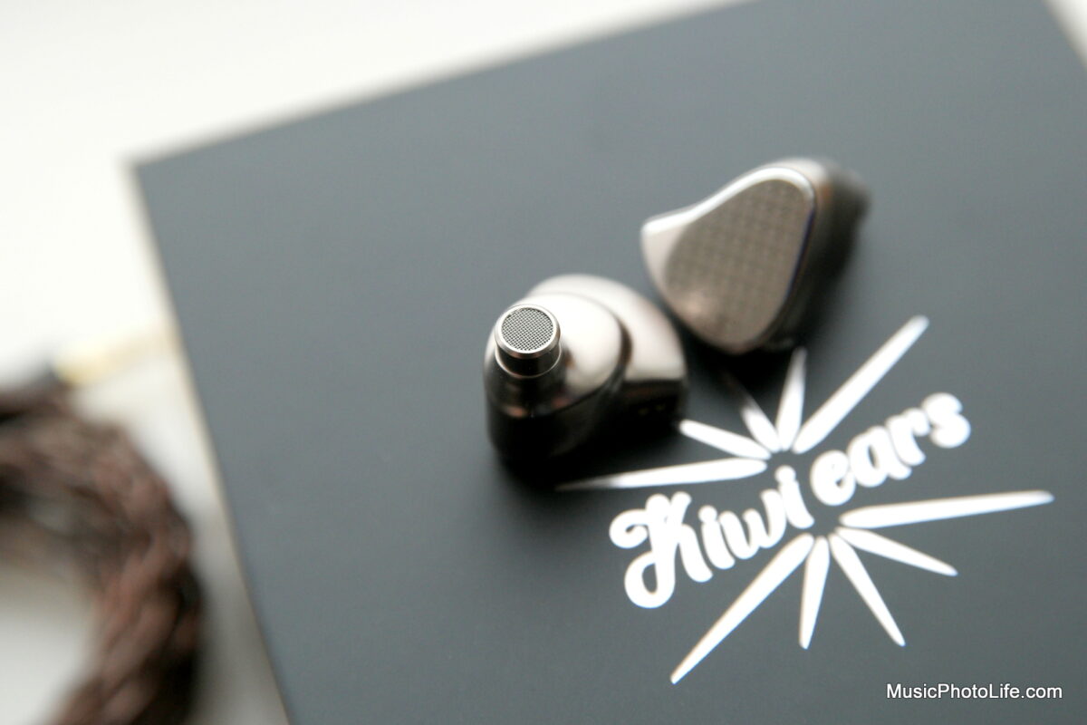 Kiwi Ears Halcyon - detailed earbud mesh